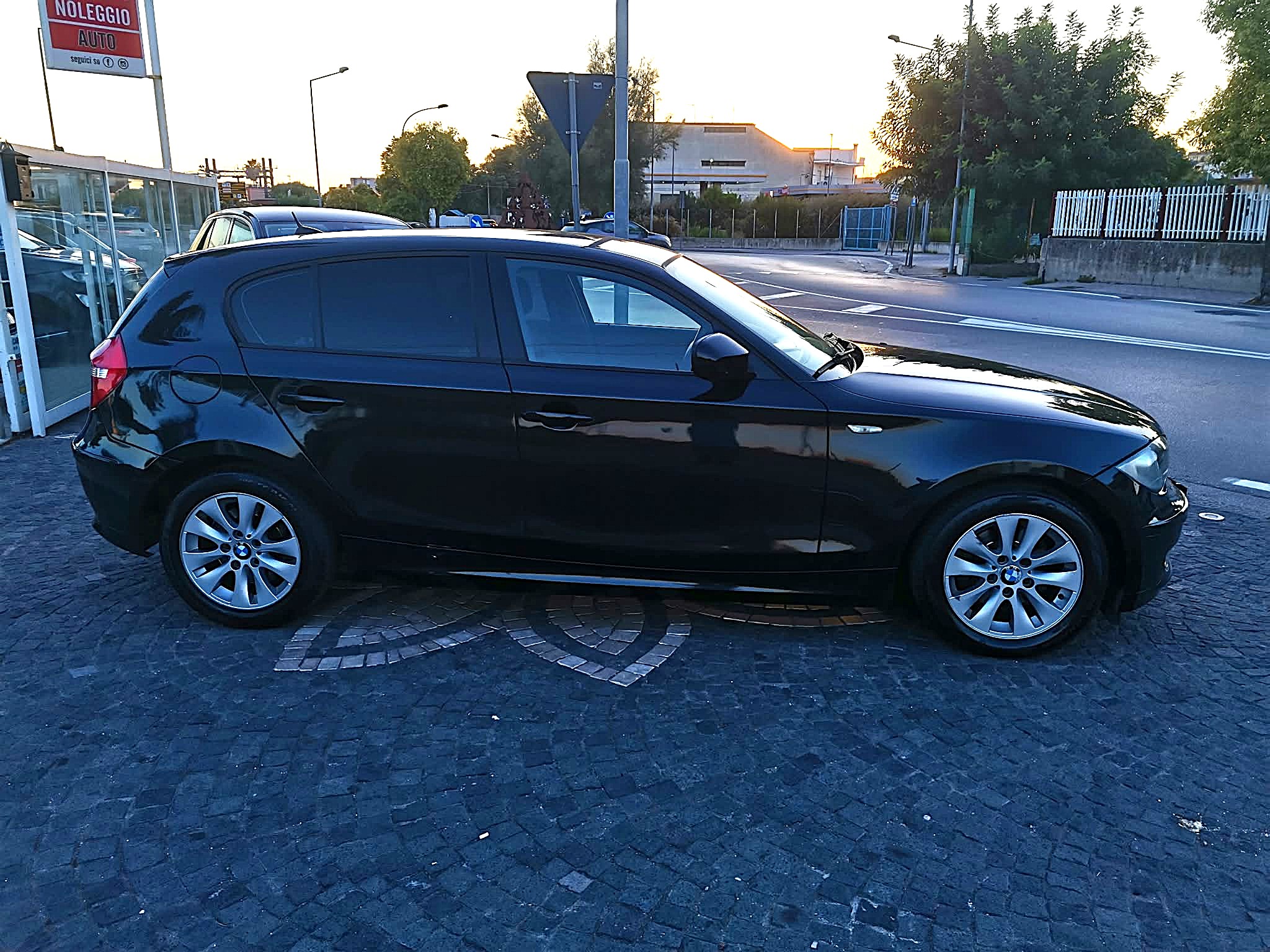 Bmw 118 118d 2.0 143CV cat 5 porte Futura DPF